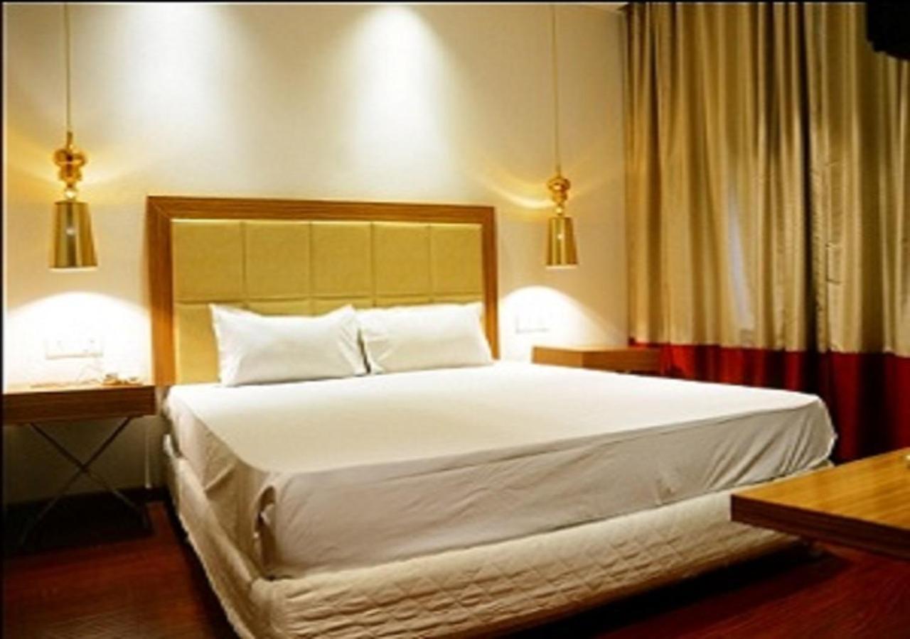 Hotel Amora - Rajnandgaon Raj Nandgaon 外观 照片