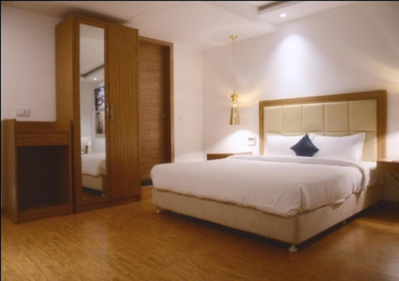 Hotel Amora - Rajnandgaon Raj Nandgaon 外观 照片