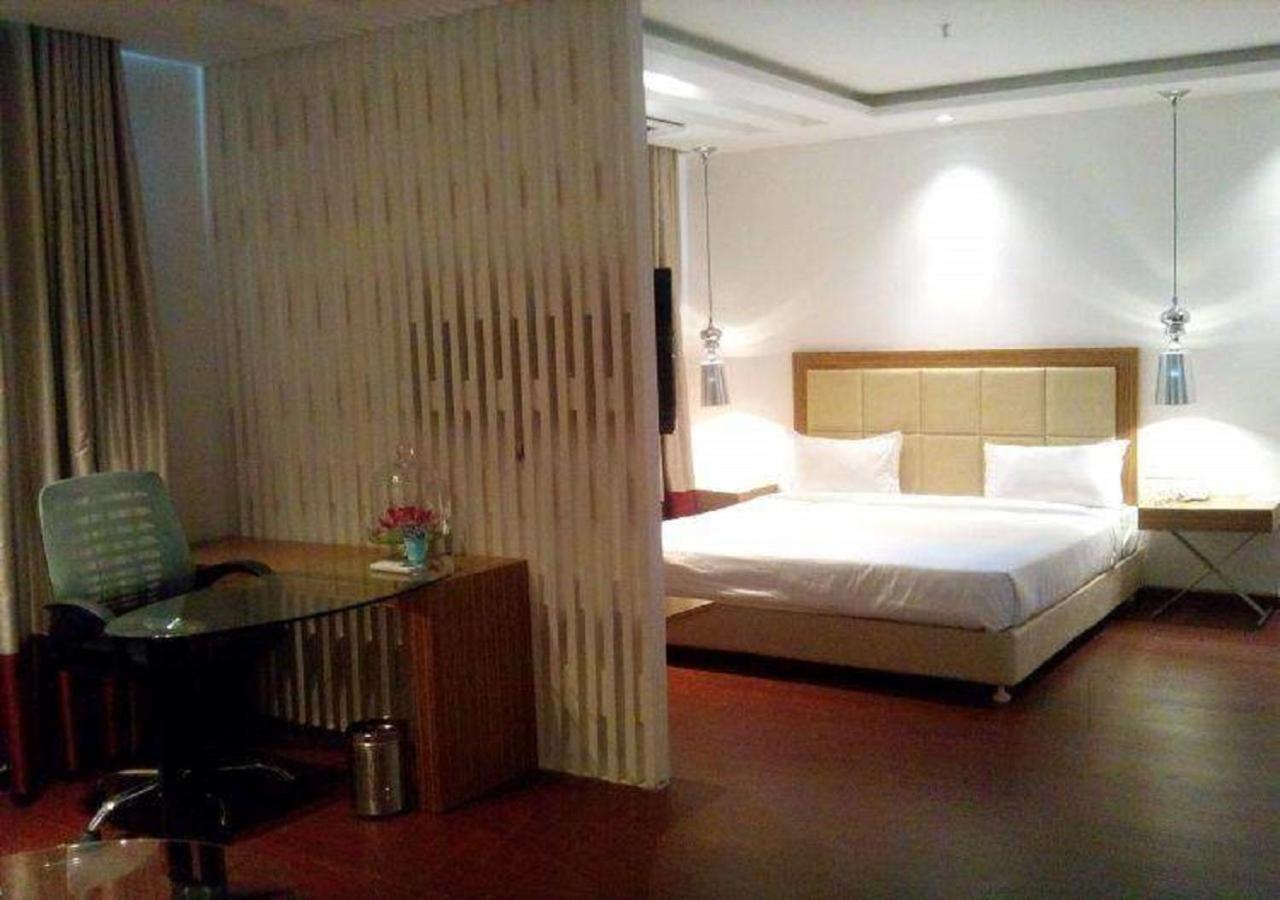 Hotel Amora - Rajnandgaon Raj Nandgaon 外观 照片