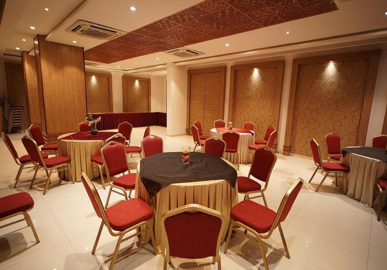 Hotel Amora - Rajnandgaon Raj Nandgaon 外观 照片