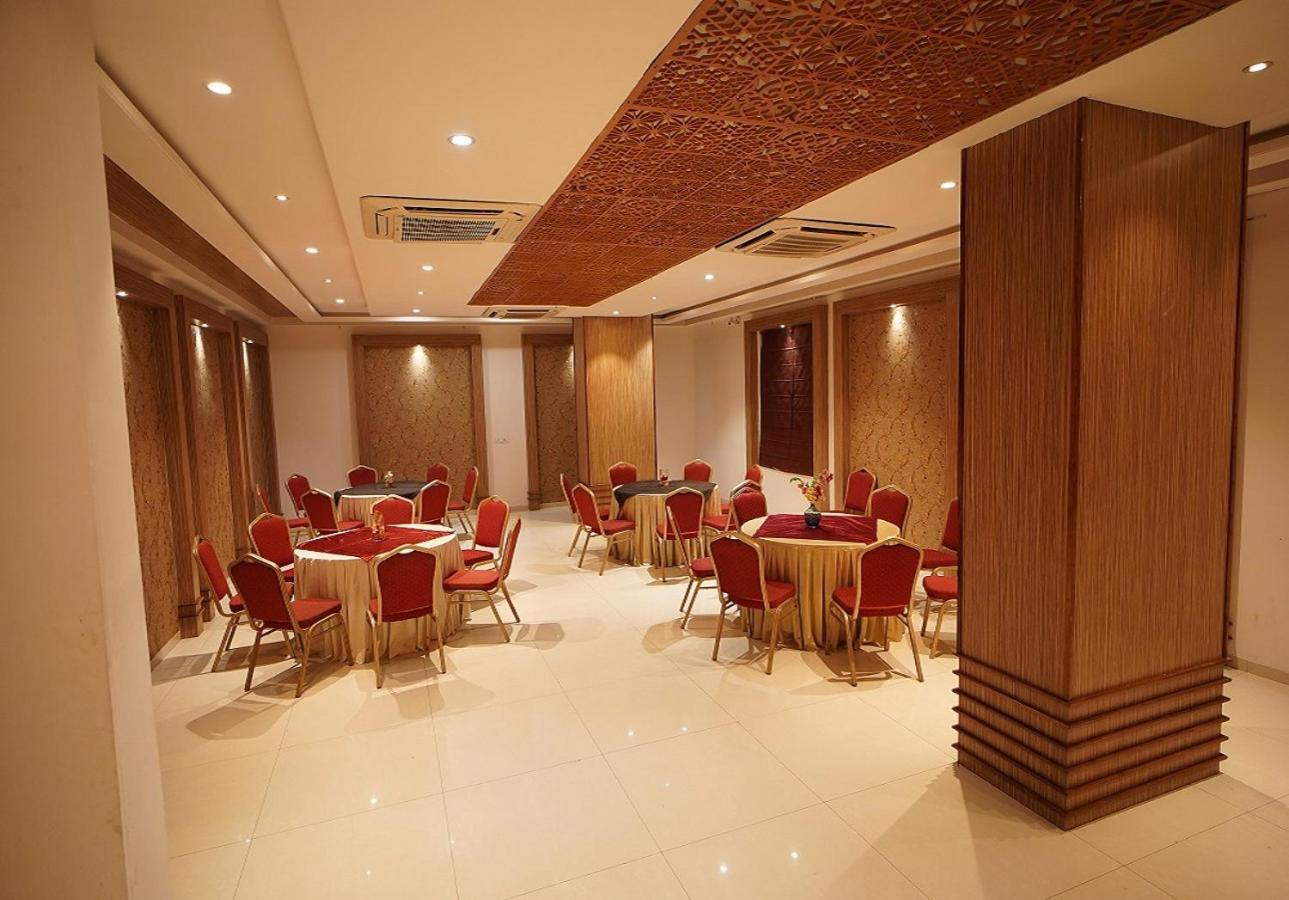 Hotel Amora - Rajnandgaon Raj Nandgaon 外观 照片