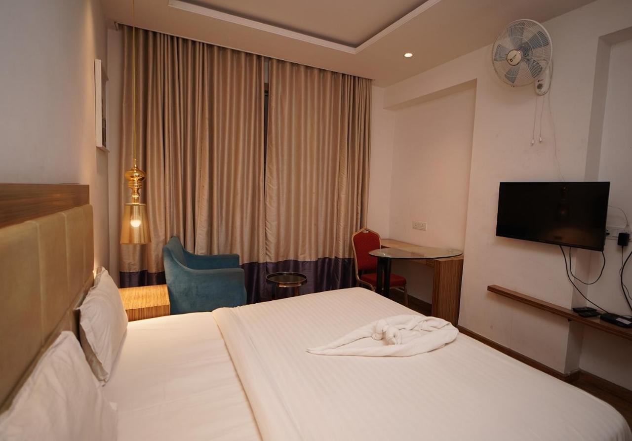 Hotel Amora - Rajnandgaon Raj Nandgaon 外观 照片