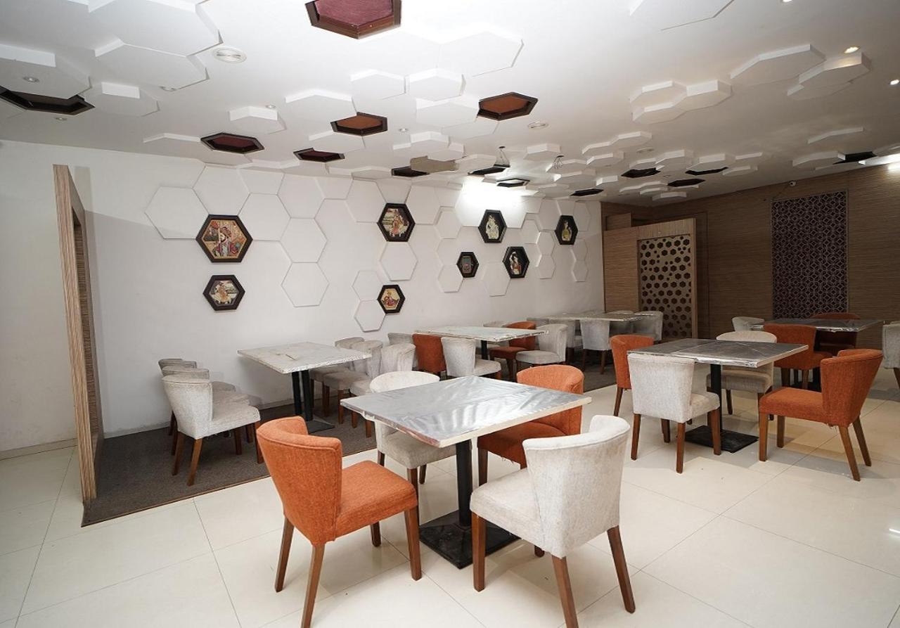 Hotel Amora - Rajnandgaon Raj Nandgaon 外观 照片