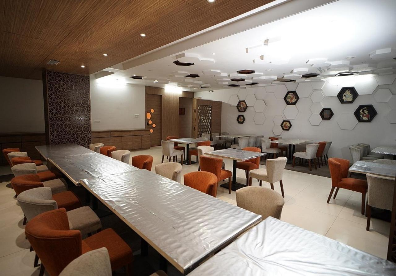 Hotel Amora - Rajnandgaon Raj Nandgaon 外观 照片